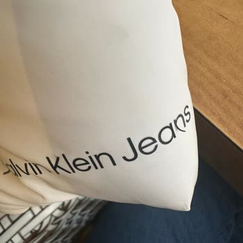 Calvin Klein Montta Kalitesiz Yazı Sorunu