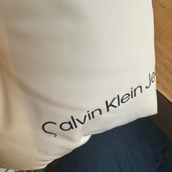 Calvin Klein Montta Kalitesiz Yazı Sorunu