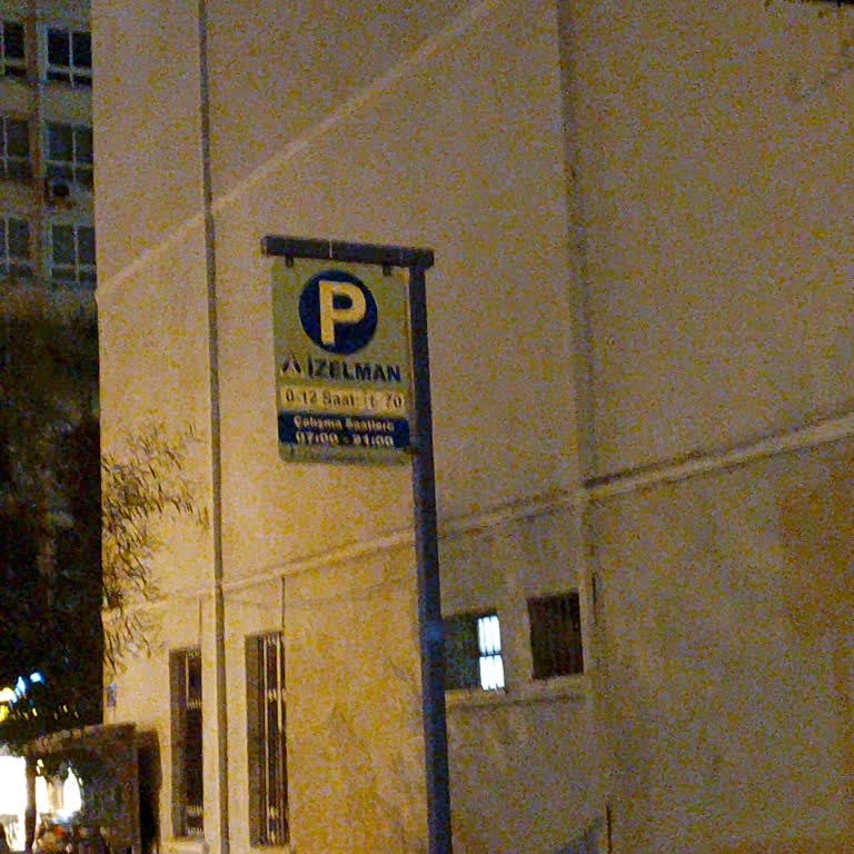 İzelman İzmir'de Otopark Sorunu Ve Tehlikeli Yollar