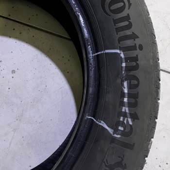 Sıfır Araçta Lastik Çatlakları Ve İlgisizlik