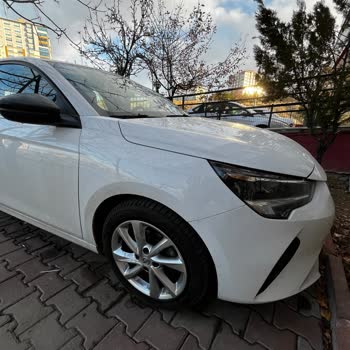 Sıfır Araçta Lastik Çatlakları Ve İlgisizlik