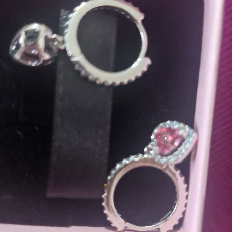 Pandora'dan Sertifikasız Küpe Alışverişi Sorunu