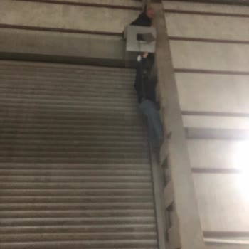 Yenigün Otomatik Kapı Ve Geçiş Kontrol Sistemleri Yaptığı İşin Arkasında Durmuyor