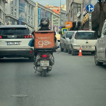 Trendyol Kuryelerinin Trafikteki Tehlikeli Tavırları