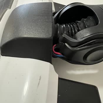 Bosch Unlimited Serie 8 Vacuum Head Breaks Repeatedly – Poor Material Quality