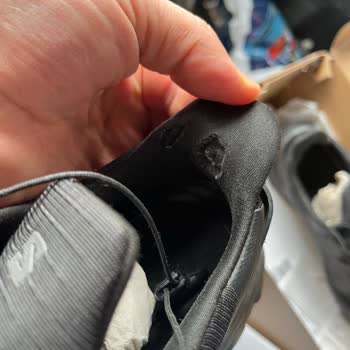 Kalitesiz Ayakkabı Ve Yetersiz Müşteri Hizmeti