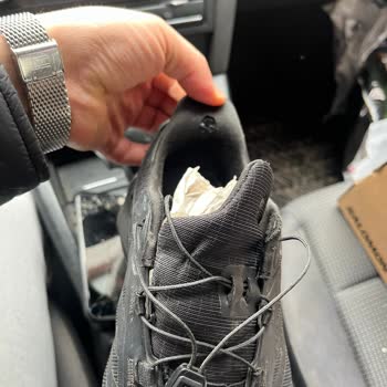 Kalitesiz Ayakkabı Ve Yetersiz Müşteri Hizmeti