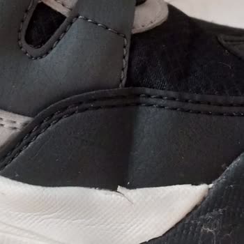 5 Günde Deforme Olan Ayakkabı Ve Vicco'nun İlgisizliği