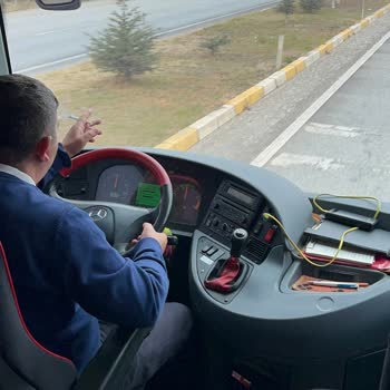 Otobüs Yolculuğunda Sigara Ve Saygısızlık