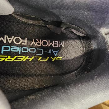 Skechers Yürüyüş Ayakkabısında Dayanıklılık Sorunu