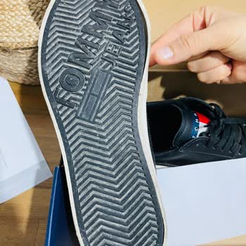 Tommy Hilfiger Ayakkabıda Taban Sorunu Ve Müşteri Mağduriyeti