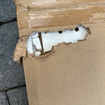 Kırık Ve Çizik Gelen Yatak Odası Takımı: Sorunlu Teslimat Ve İlgisiz Müşteri Hizmeti