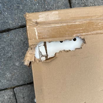 Kırık Ve Çizik Gelen Yatak Odası Takımı: Sorunlu Teslimat Ve İlgisiz Müşteri Hizmeti