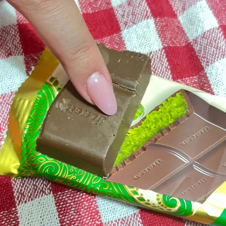 Ülker Dubai Çikolatasında Beklenmedik Kıl Şoku