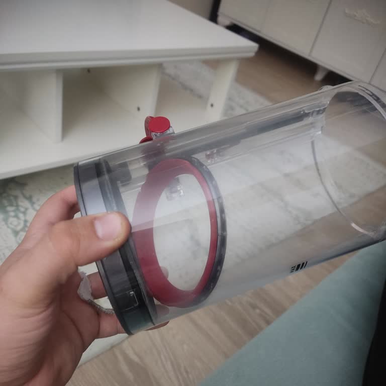 Dyson V15 Dustbin Seal Came Off After a Few Uses and Won’t Fit Back