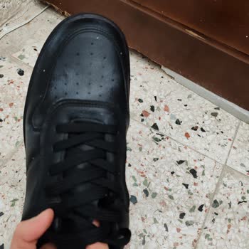 Sprey Nedeniyle Renk Değiştiren Ayakkabılar