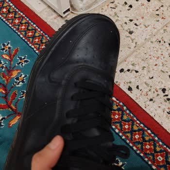 Sprey Nedeniyle Renk Değiştiren Ayakkabılar