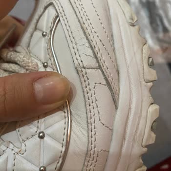 Skechers Ayakkabıda Beklenmedik Çatlama Sorunu