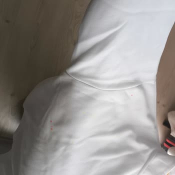 LCW Mağazasında Unutulan Alarm Sebebiyle Zarar Gören Kıyafet
