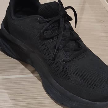 Su Geçirmez Denilen Ayakkabı İlk Yağmurda Sınıfta Kaldı