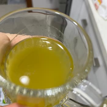 Küflü Ananas Suyu: Sağlık Tehdidi