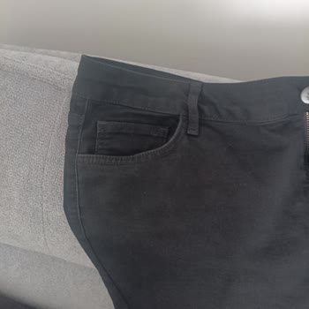 İlk Yıkamada Hayal Kırıklığı: Pantolon Renk Deformasyonu