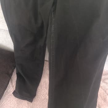 İlk Yıkamada Hayal Kırıklığı: Pantolon Renk Deformasyonu