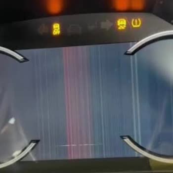 BMW 520i Dijital Gösterge Ekranı Güvenlik Sorunu