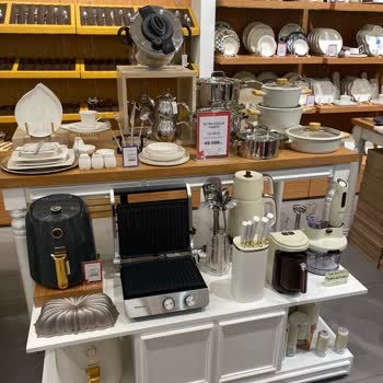 Emsan Çeyiz Setinde Kırık Ve Yanlış Ürün Sorunu