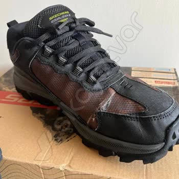 Skechers Ayakkabıda Üretim Hatası Ve Renk Solması