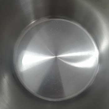 Düdüklü Tencere Tabanında Leke Sorunu