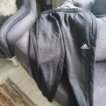Adidas Eşofman Altında Delikler Ve Reddedilen Talep