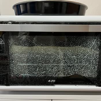 Patlayan Fırın Camı Ve Yetersiz Müşteri Hizmeti