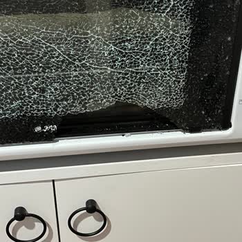 Patlayan Fırın Camı Ve Yetersiz Müşteri Hizmeti