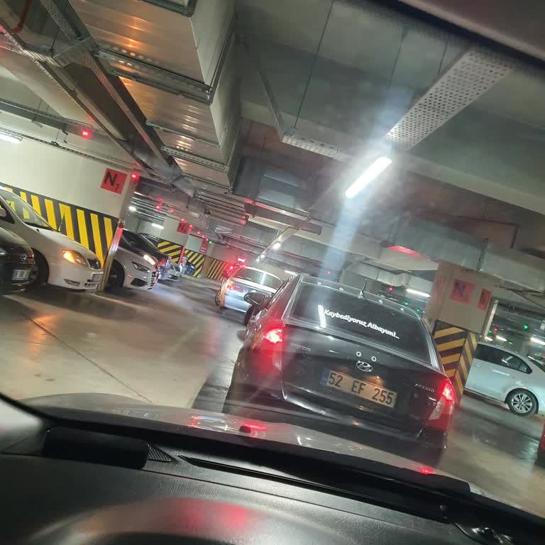 Otoparkta Uzun Süren Mahsuriyet Ve Güvenlik Eksikliği