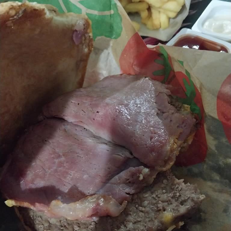 Çiğ Etle Gelen Şok: Whopper Deneyimim