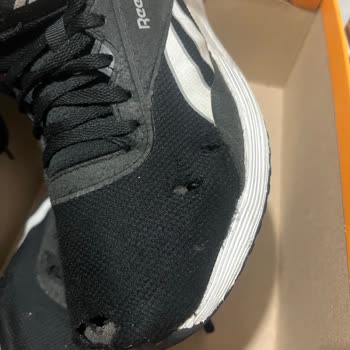 Reebok Ayakkabıda Erken Yıpranma Sorunu