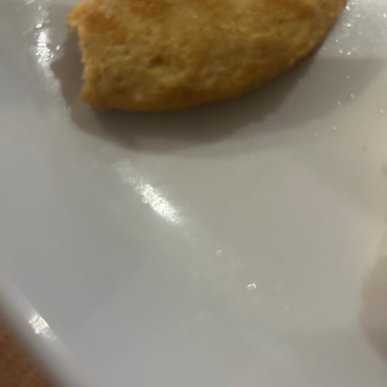 Oyun Alanında Hayal Kırıklığı: Pişmemiş Köfte Ve Yağlı Patatesler