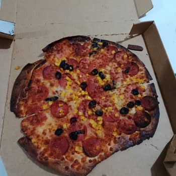 Yanık Ve Soğuk Pizza Deneyimi