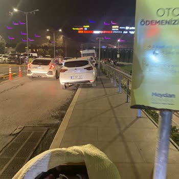 AVM'de Yetersiz Bebek Bakım Odaları Ve Park Sorunu