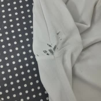 Kumaş Kalitesi Sorunu: İlk Kullanımda Yırtılan Sweatshirt