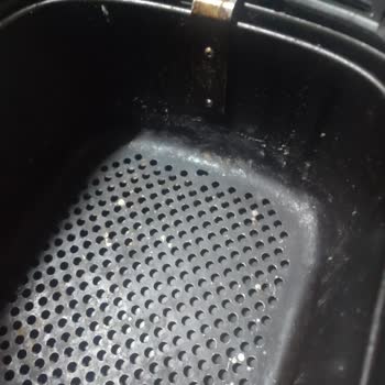 Airfryer Sepetinde Pas Ve Küf Sorunu