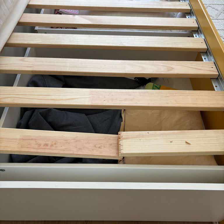 IKEA Hemnes Divan Çitaları İlk Kullanımda Kırıldı