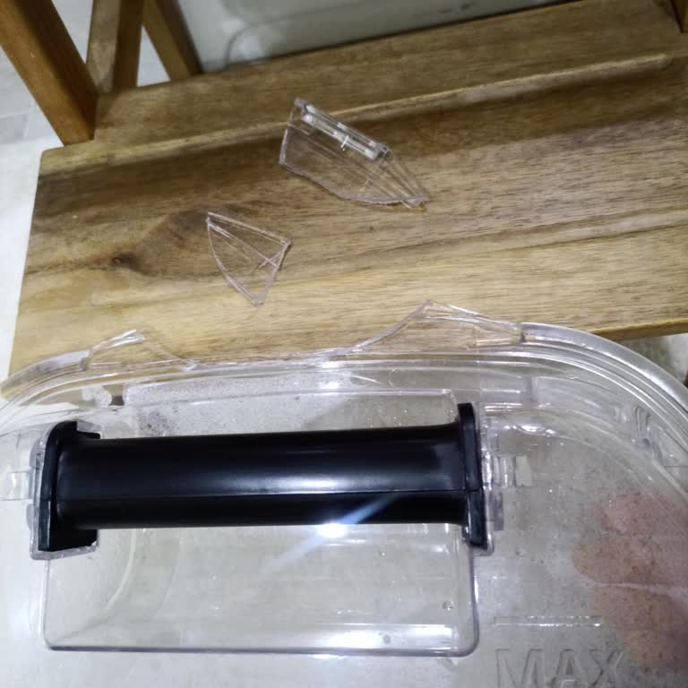 Kırılan Su Haznesi Ve Yetersiz Müşteri Hizmetleri