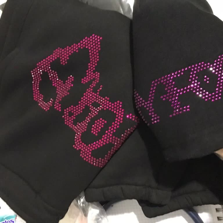 Shiny Force Tracksuit and Sweatshirt Colors Don’t Match, Requesting Exchange