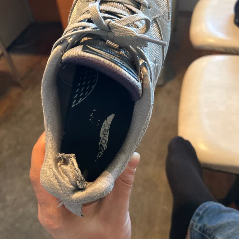Skechers Ayakkabıda Beklenmedik Kusur