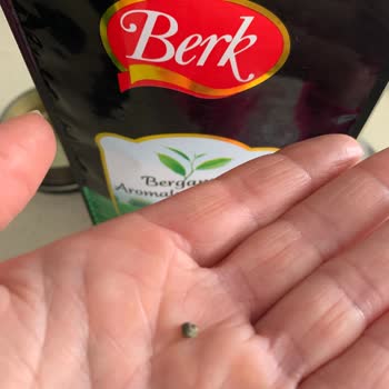 BİM'den Aldığım Çayın İçinden Taş Ve Çöp Çıktı