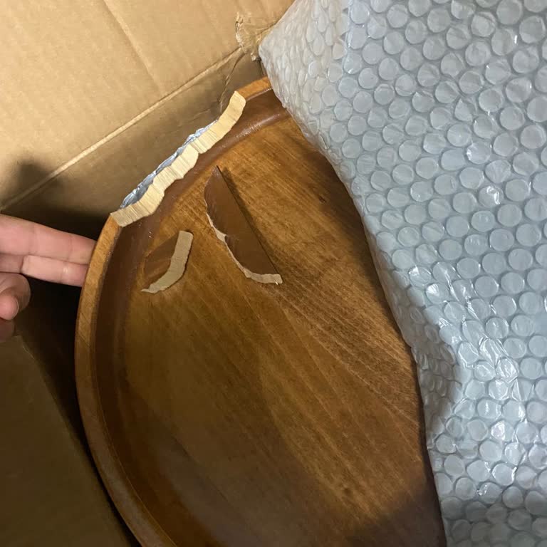 Vivense'den Gelen Kırık Sehpalar Ve İletişim Sorunları