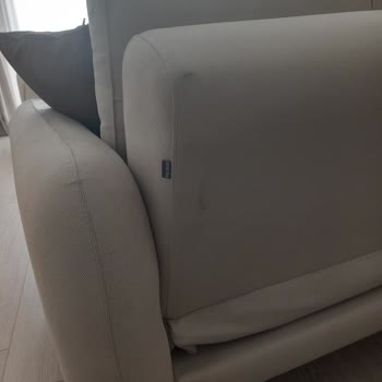 Yeni Salon Takımında Lekeler Ve Eksik Hizmet