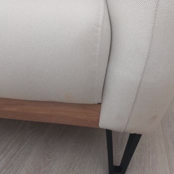 Yeni Salon Takımında Lekeler Ve Eksik Hizmet